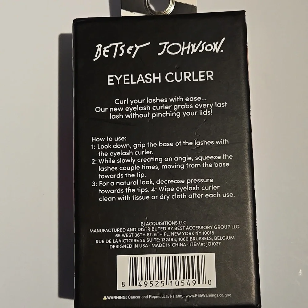 Betsey Johnson eyelash curler NEW